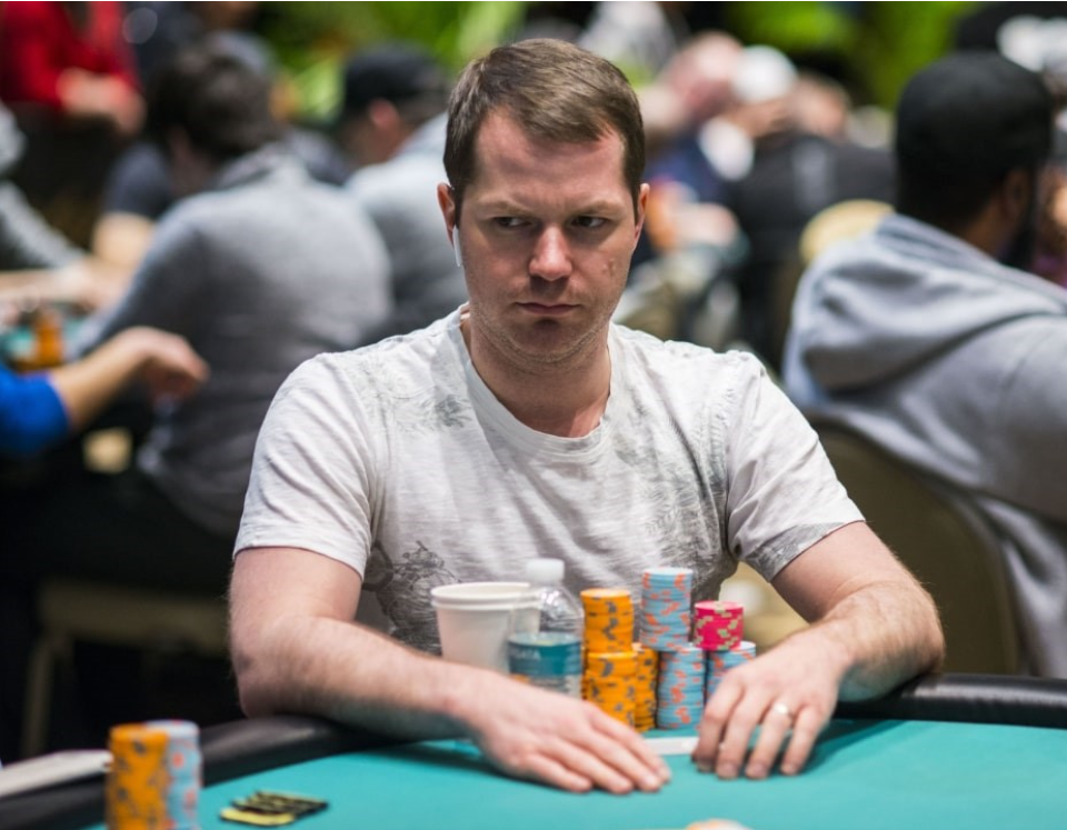 “德州扑克棋子：精美设计一览”